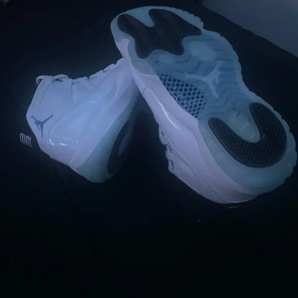 Jordan White Sneakers - Picture 3 of 3
